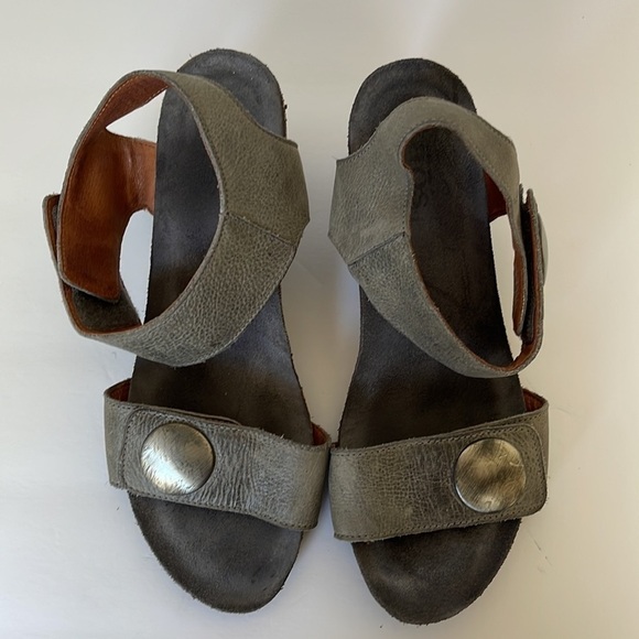 Taos Carousel Graphite Wedge Sandals - Picture 3 of 6